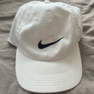 white nike hat